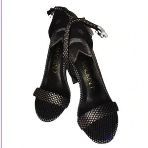 Mackin J heels size 7.5